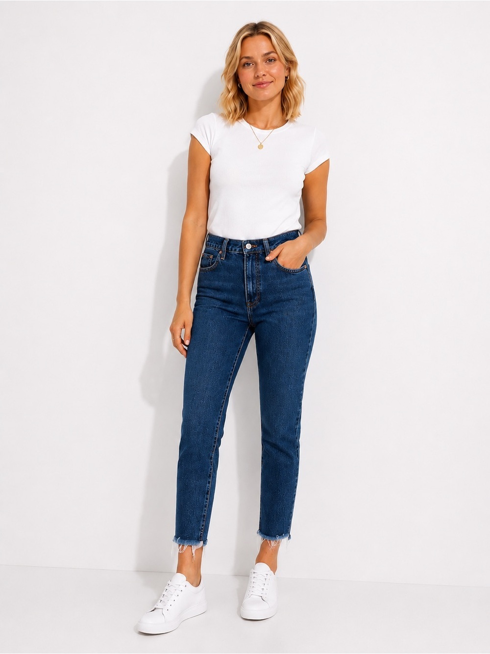 LEVI’S Wedgie Ankle Jeans Indigo Wash Size 29